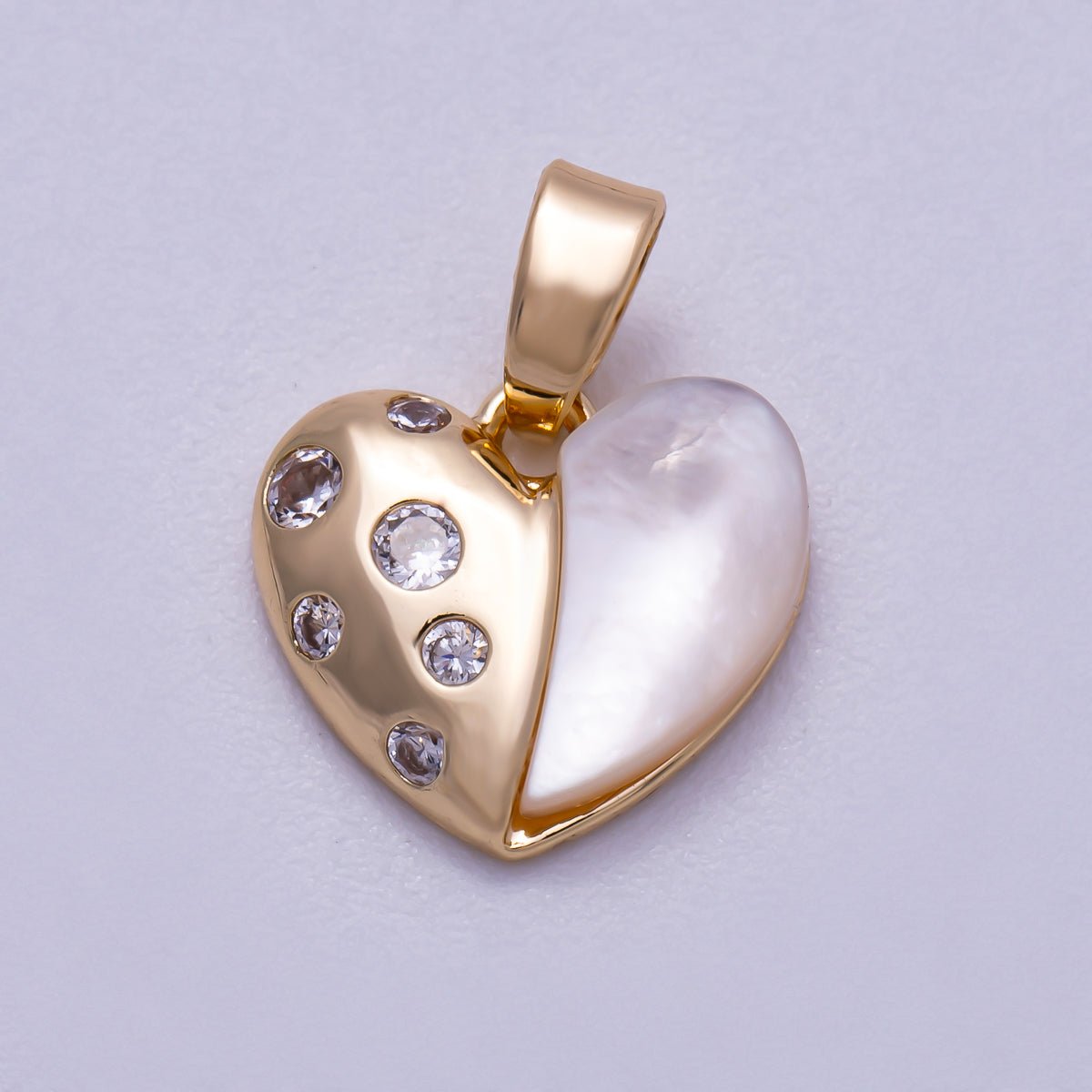 Half a Heart in Pearl - selected supplier variant CHARMS-00592