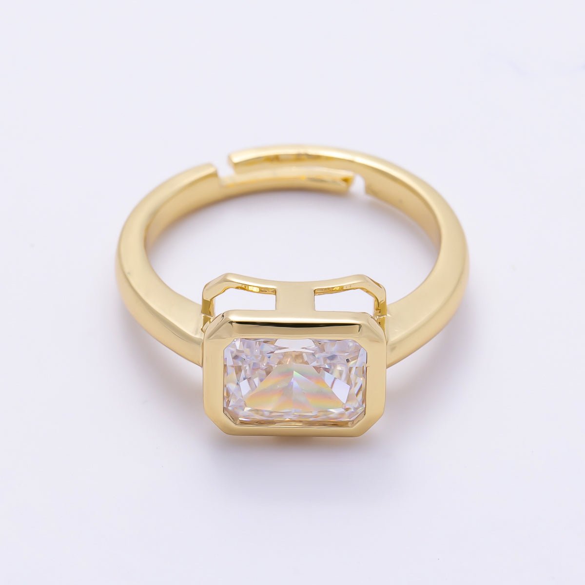 The Everlasting Bezel Ring, Radiant, Gold