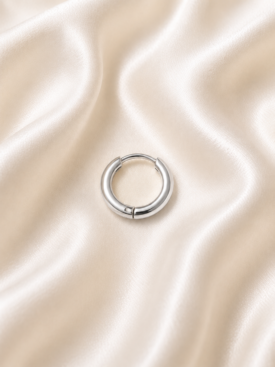 The Magic Link Earring